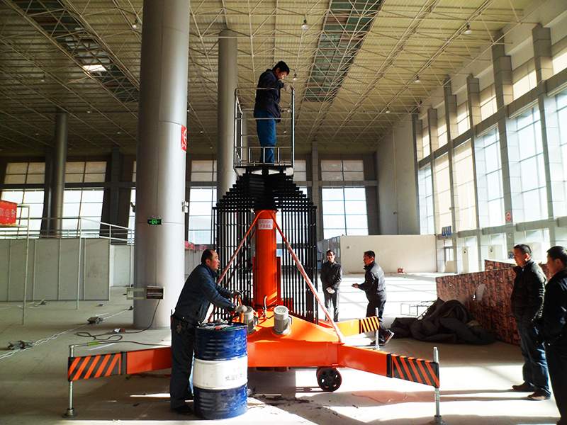 多級(jí)缸高空作業(yè)平臺(tái)