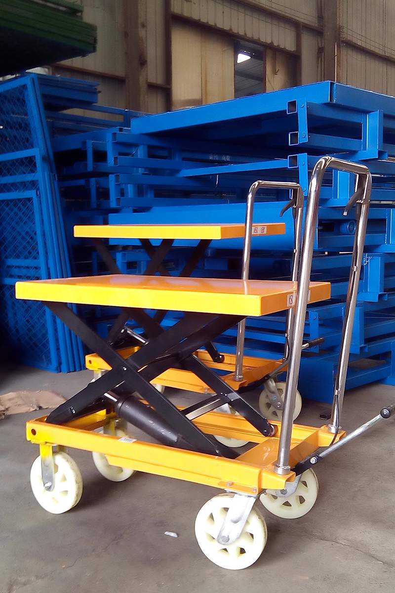 搬運(yùn)車(chē)