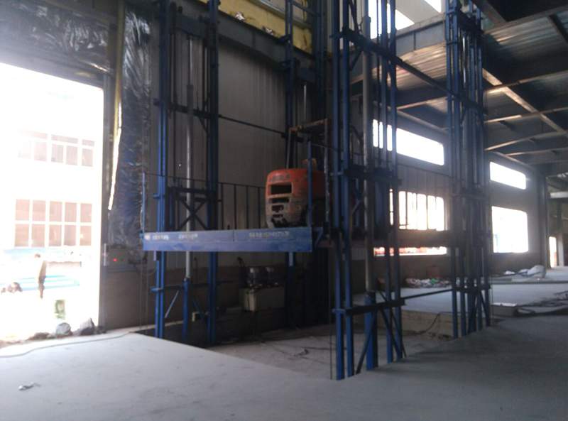 液壓升降機(jī)