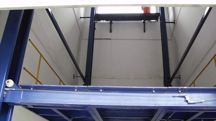 四柱式升降貨梯