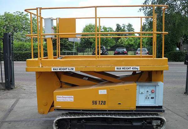 履帶式升降機(jī) 履帶式升降機(jī)